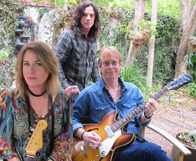 Creating music with ACTION SKULLS